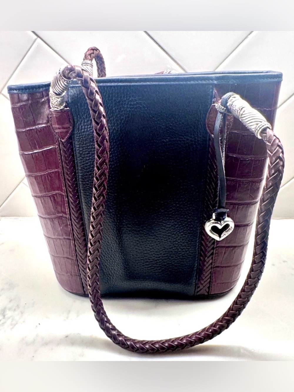 🧲BRIGHTON🧲 CROC EMBOSSED PEBBLED LEATHER BRAIDED BEADED STRAPS TRIM BUCKET PURSE